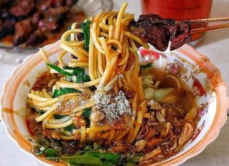 Pengalaman Pertama Mencicipi Mie Ongklok