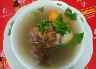 Warung Makan Bu Ugi : The Legend Yang Tidak Lekang Oleh Waktu