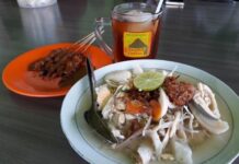 Soto Banjarmasin Yang Ngangenin Dok. Miko Luhde Sritara Savitri_Depot Soto Bang Amat_Soto Khas Banjarmasin