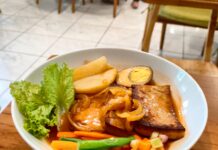 JAWI PERANAKAN KOPITIAM & RESTO jawi peranakan kopitiam & resto (Jl. Palem Raya blok BJ no.28. Rawa Buntu, Serpong Tangerang Selatan, Banten 15310.